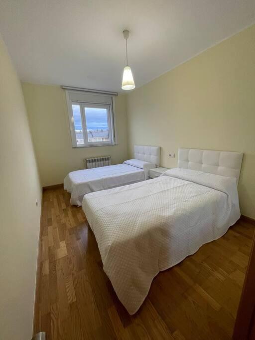 Apartamento Lugo Ciudad Esterno foto